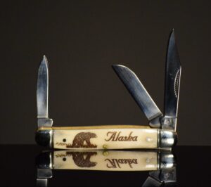 Scrimshaw Folding Knife with 3 Blades